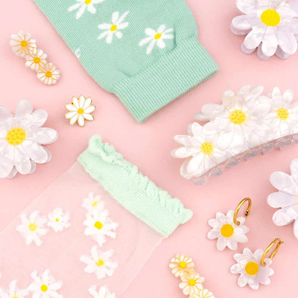 Daisy sheer socks 🌼