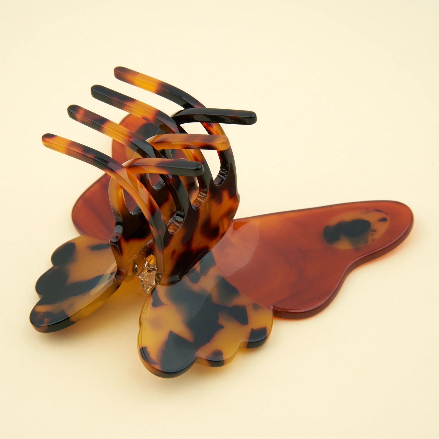 Moth hair claw