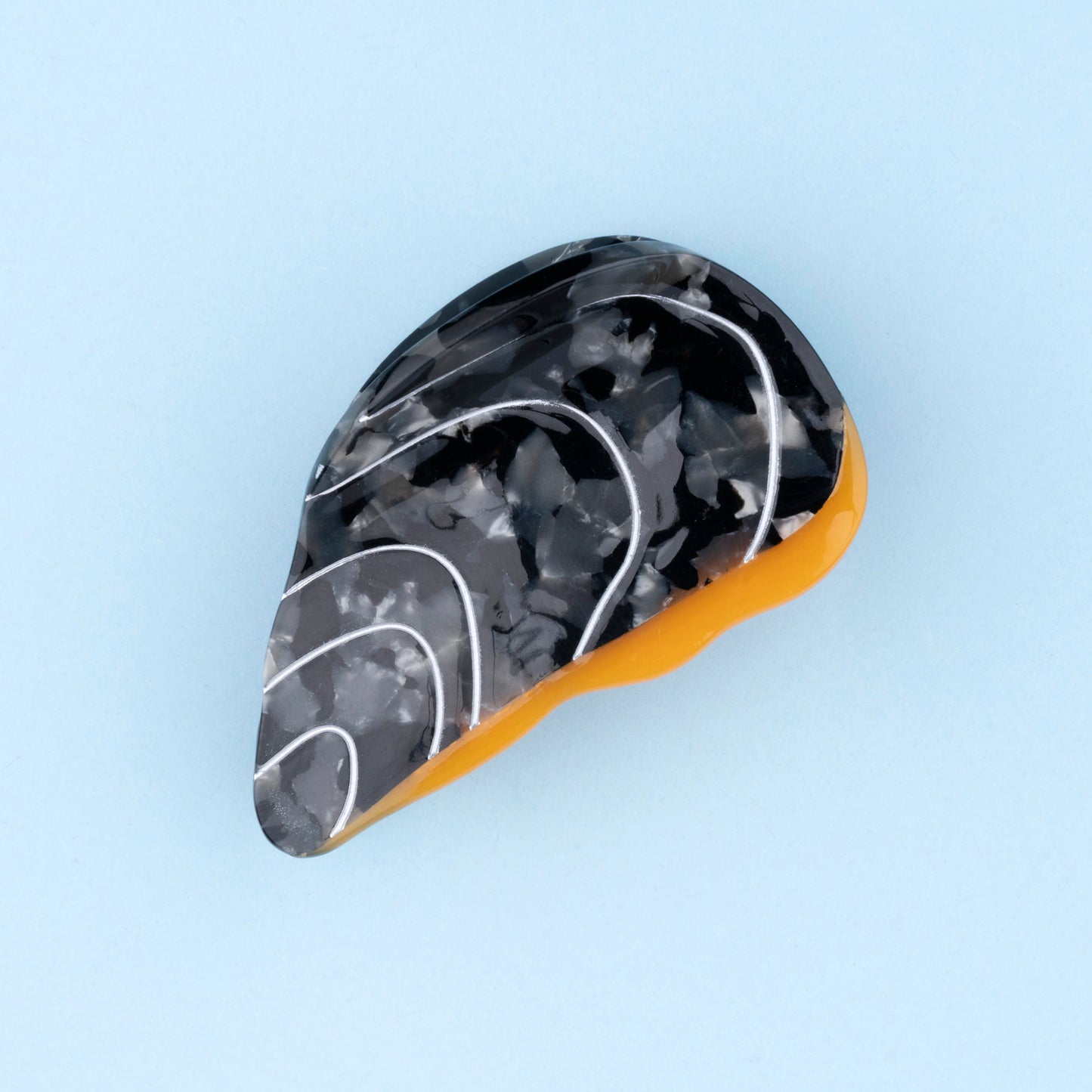 Mussel hair claw