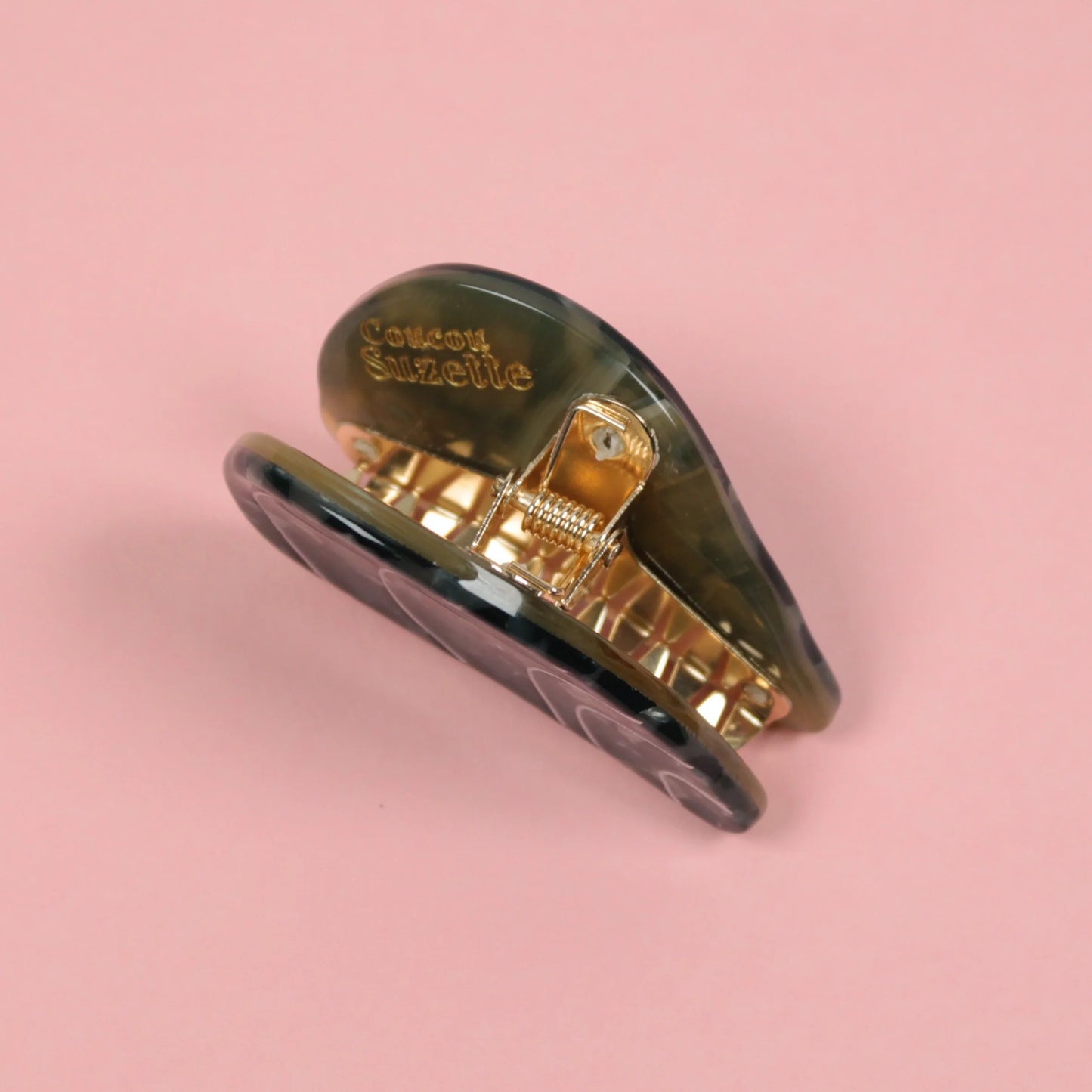 Mussel hair claw