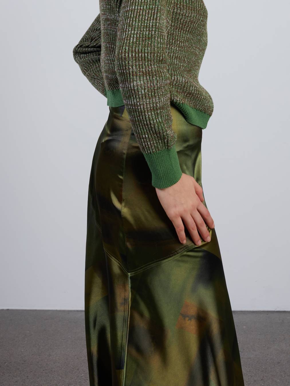 LAURA SATIN SKIRT